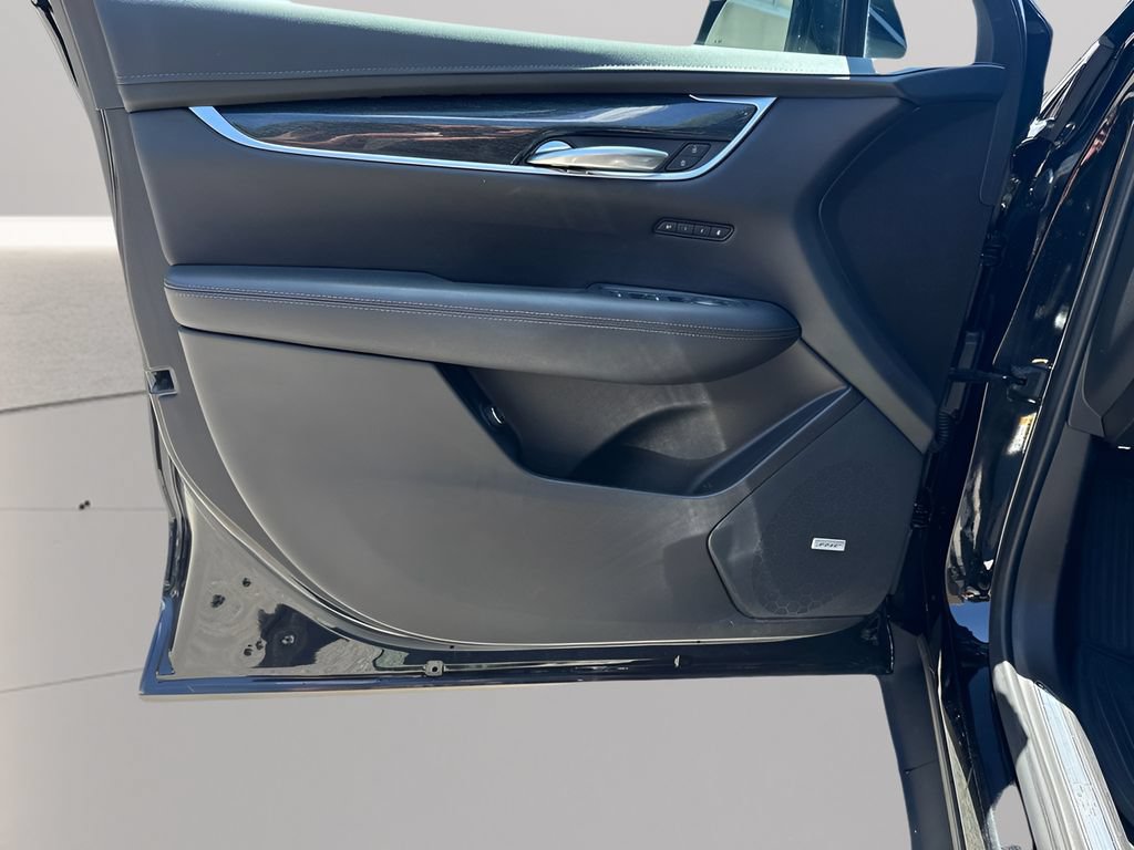 Used 2022 Cadillac XT5 Premium Luxury w/ Technology Package AWD/4WD image 18