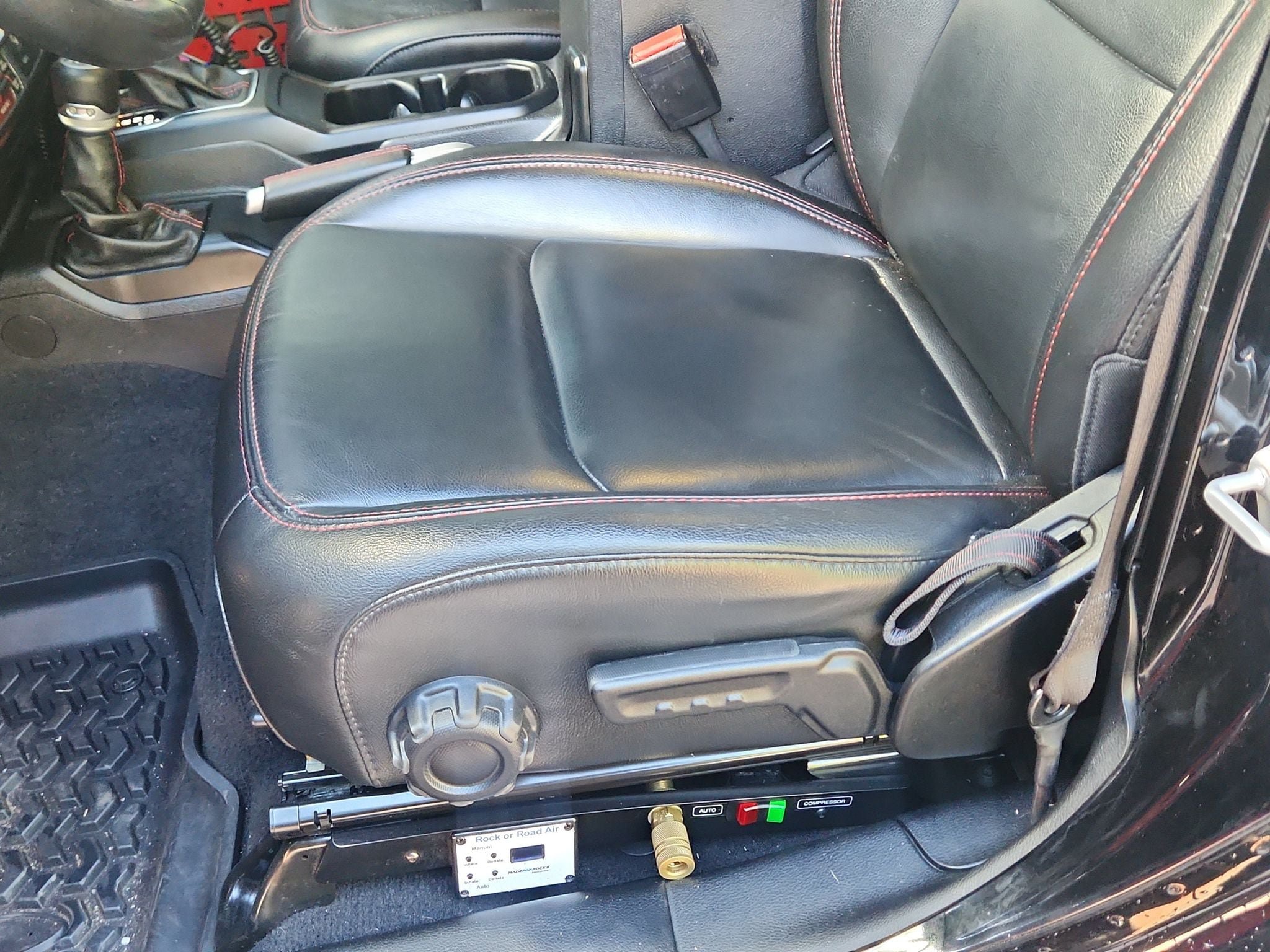 Used 2021 Jeep Wrangler Unlimited Rubicon AWD/4WD image 7
