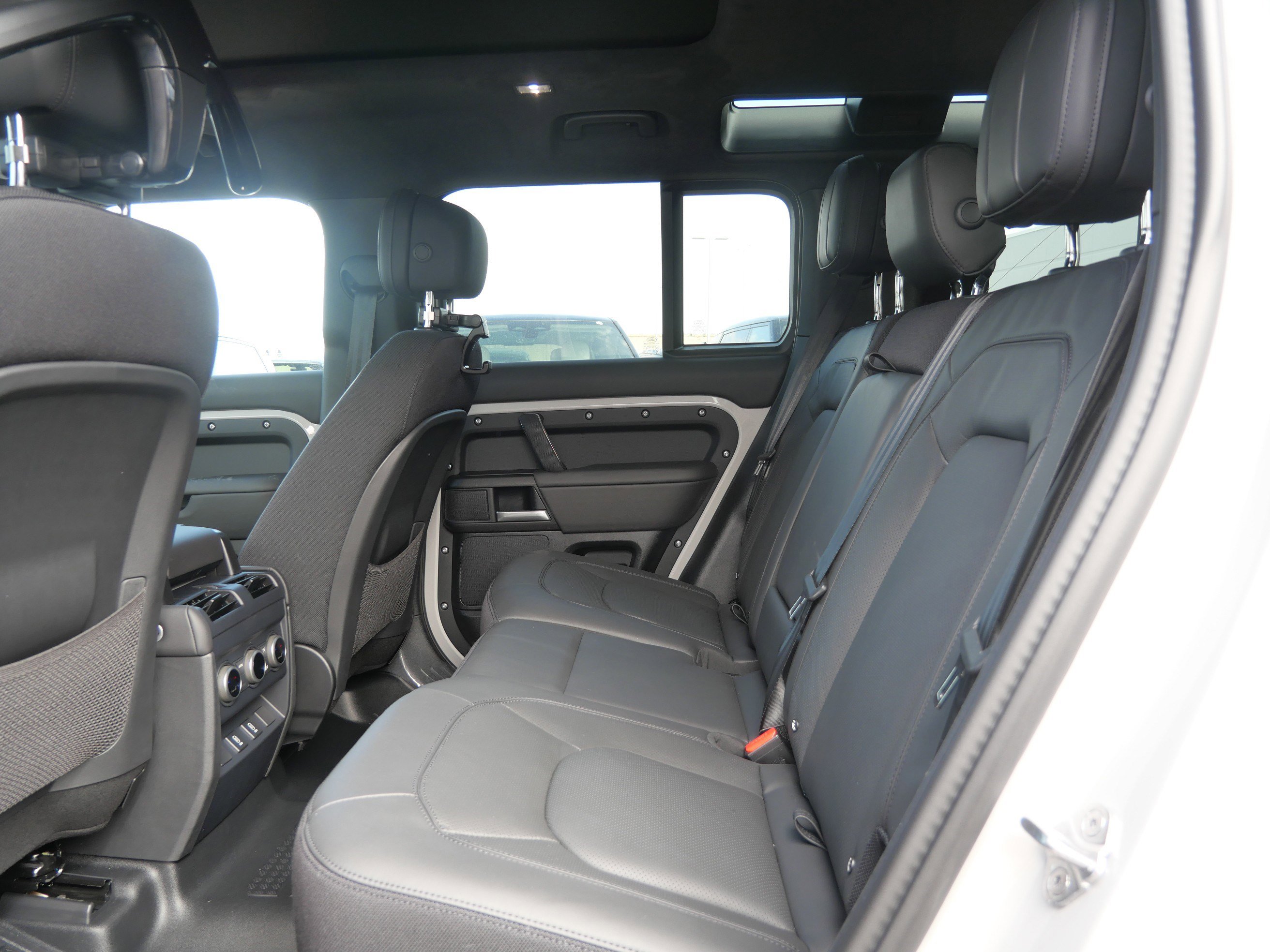 New 2026 Land Rover Defender 110 X AWD/4WD image 6