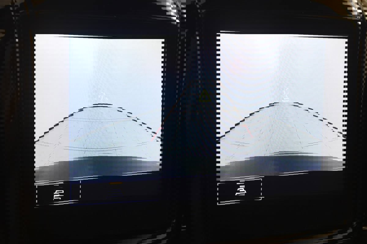 Used 2023 Chevrolet Traverse LT w/ LPO, Cargo Package image 9