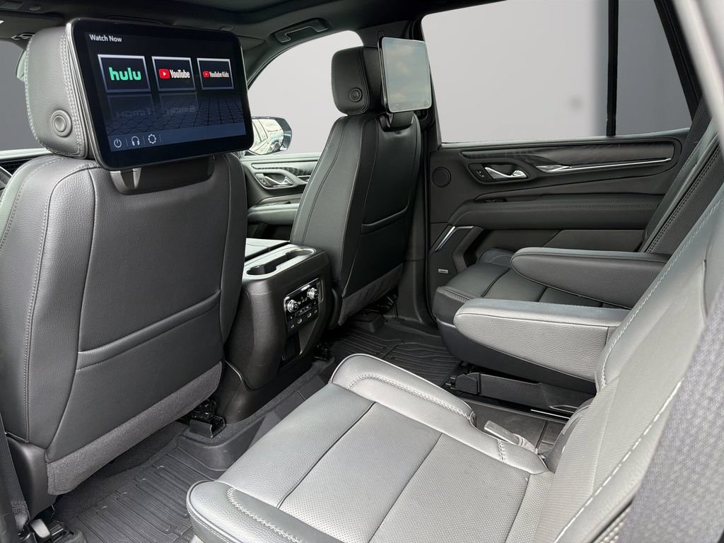 Used 2024 GMC Yukon Denali w/ Advanced Technology Package AWD/4WD image 16