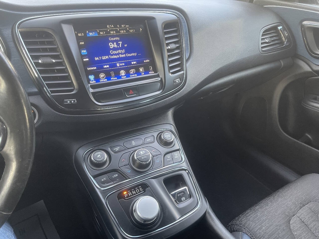 Used 2016 Chrysler 200 S w/ Comfort Group FWD image 17
