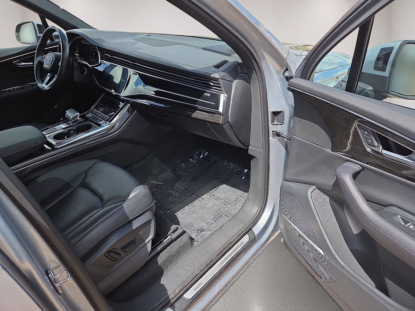 Used 2025 Audi Q7 3.0T Premium Plus AWD/4WD image 12