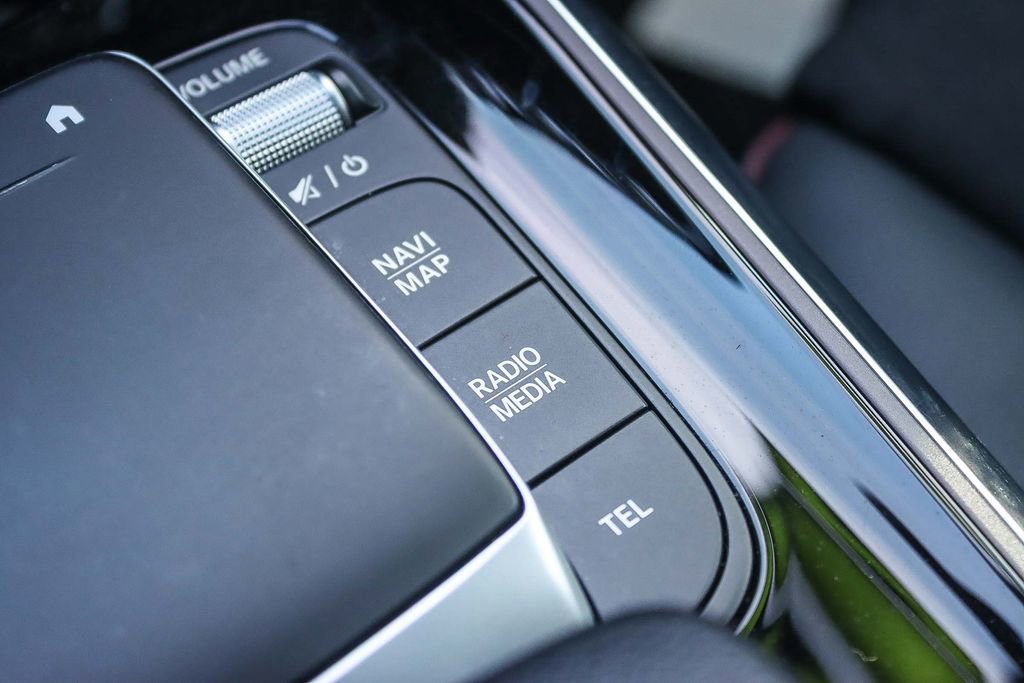 Used 2021 Mercedes-Benz GLA 250 4MATIC image 36