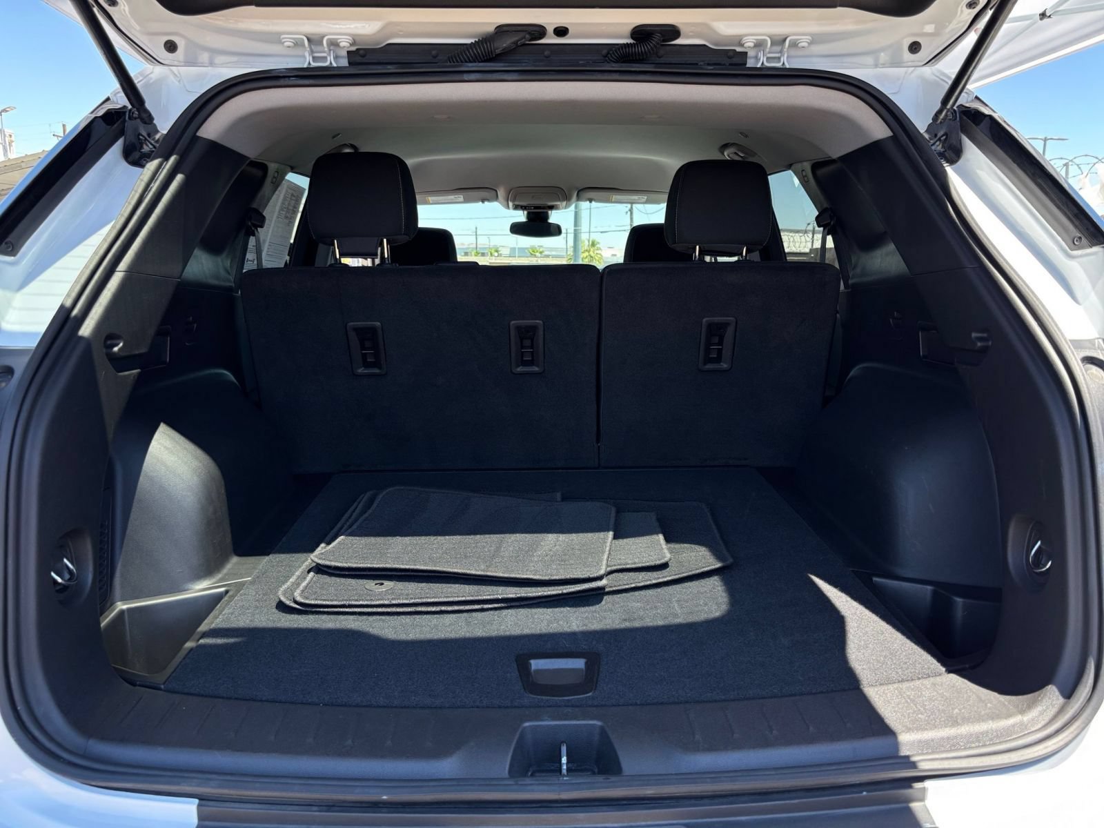 Used 2026 Chevrolet Blazer LT FWD image 31