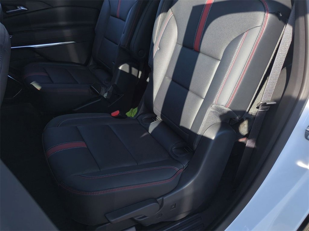Used 2025 Chevrolet Traverse RS w/ LPO, Floor Liner Package image 25
