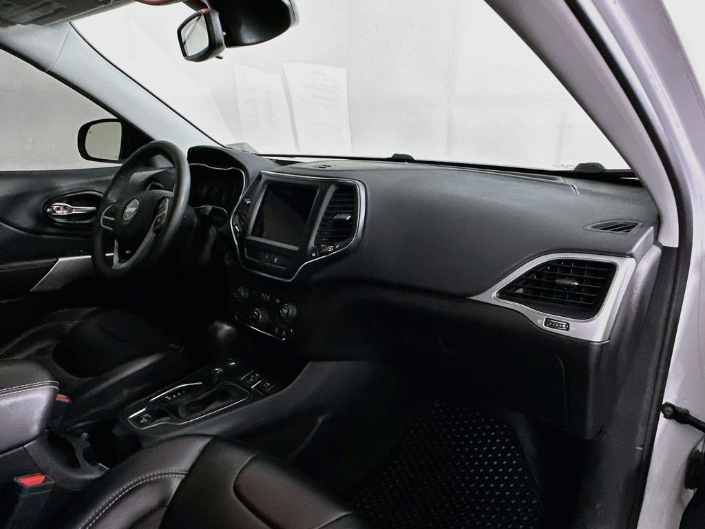 Certified 2022 Jeep Cherokee Latitude AWD/4WD image 38