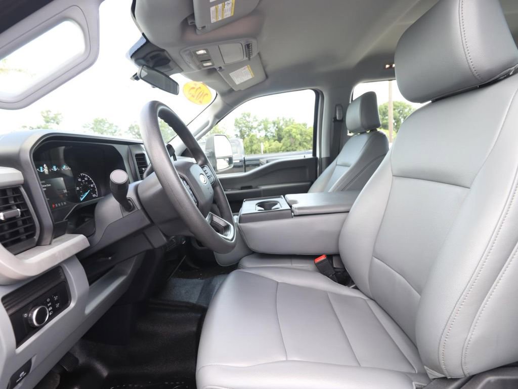 Used 2025 Ford F350 XL AWD/4WD image 2