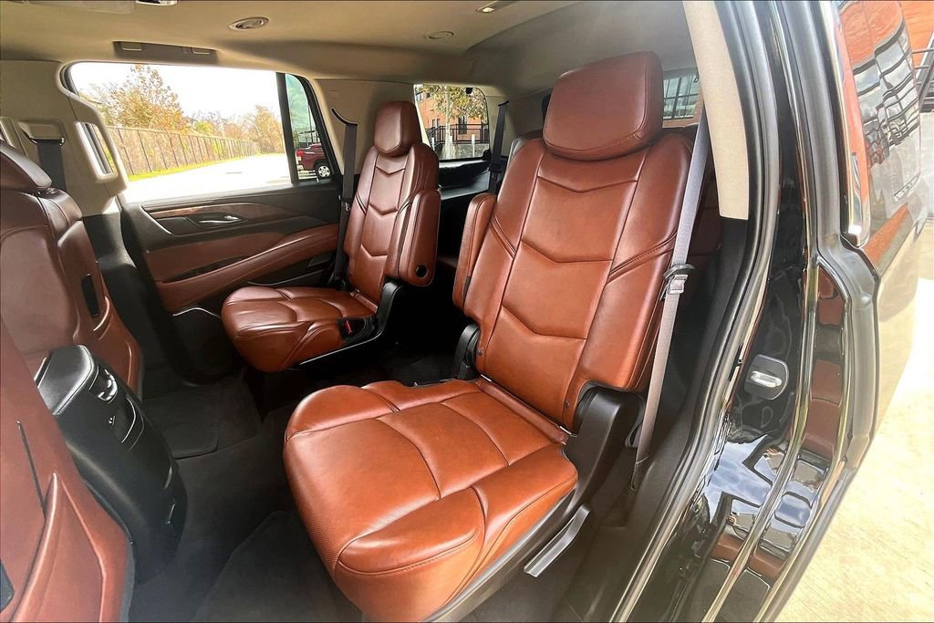 Used 2015 Cadillac Escalade Premium image 34