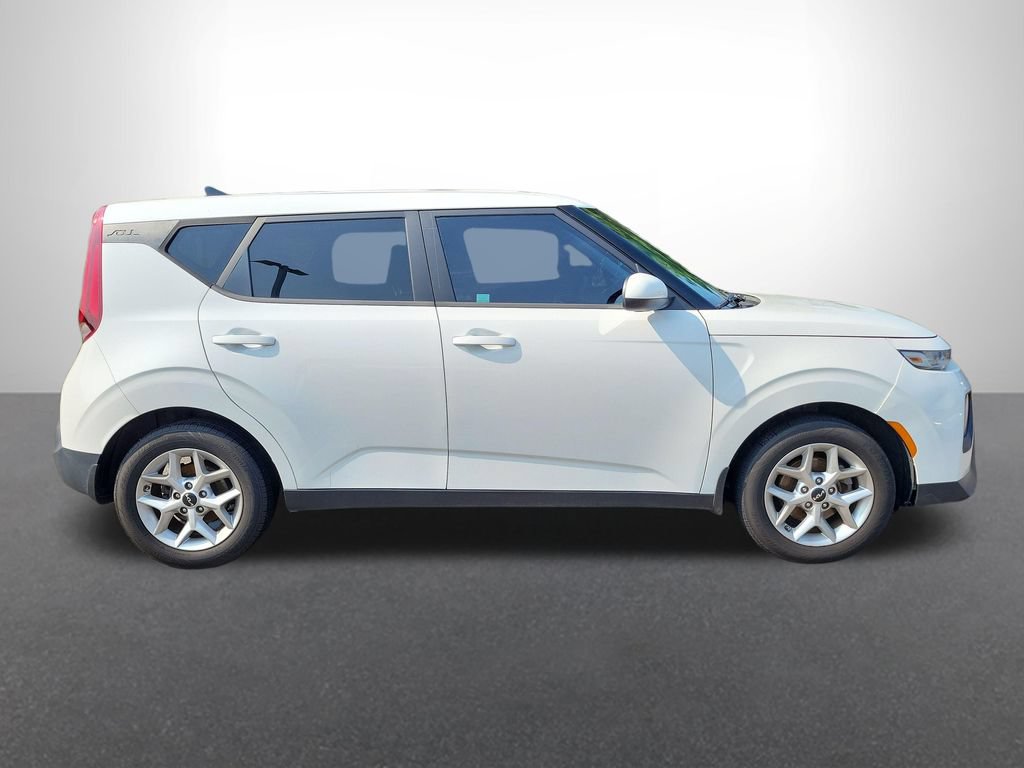 Used 2022 Kia Soul LX w/ Technology Package FWD image 6