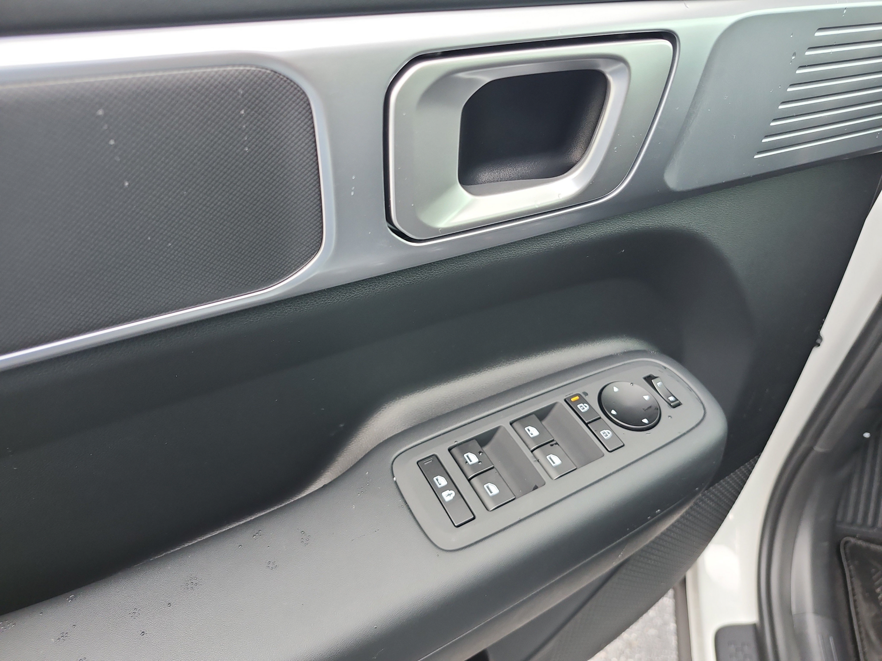 New 2027 Hyundai Santa Fe SE FWD image 16