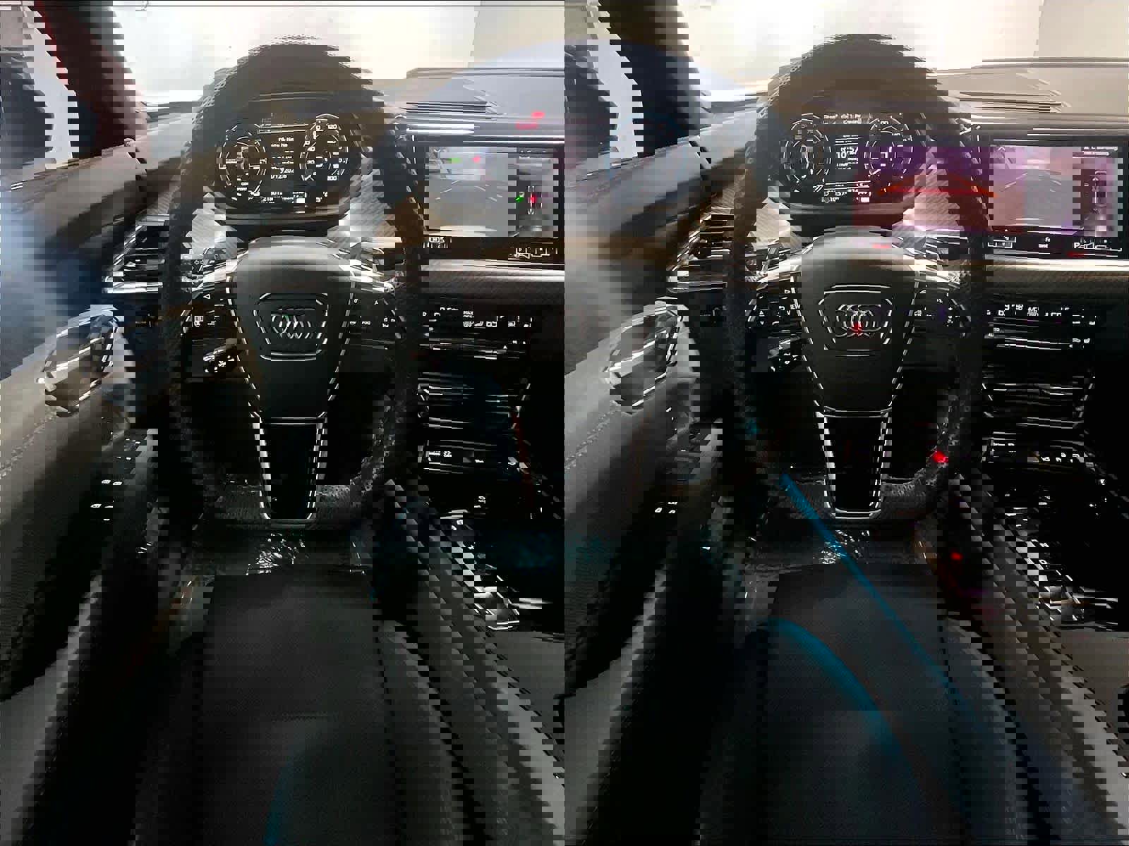 Used 2024 Audi e-tron GT Prestige image 8