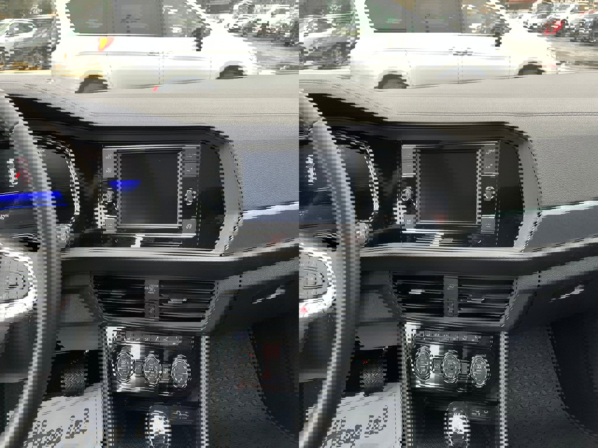 Used 2023 Volkswagen Jetta SE w/ Panoramic Sunroof Package image 13