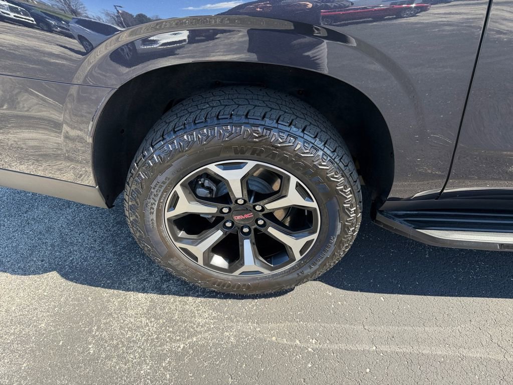 Certified 2025 GMC Yukon XL AT4 AWD/4WD image 29
