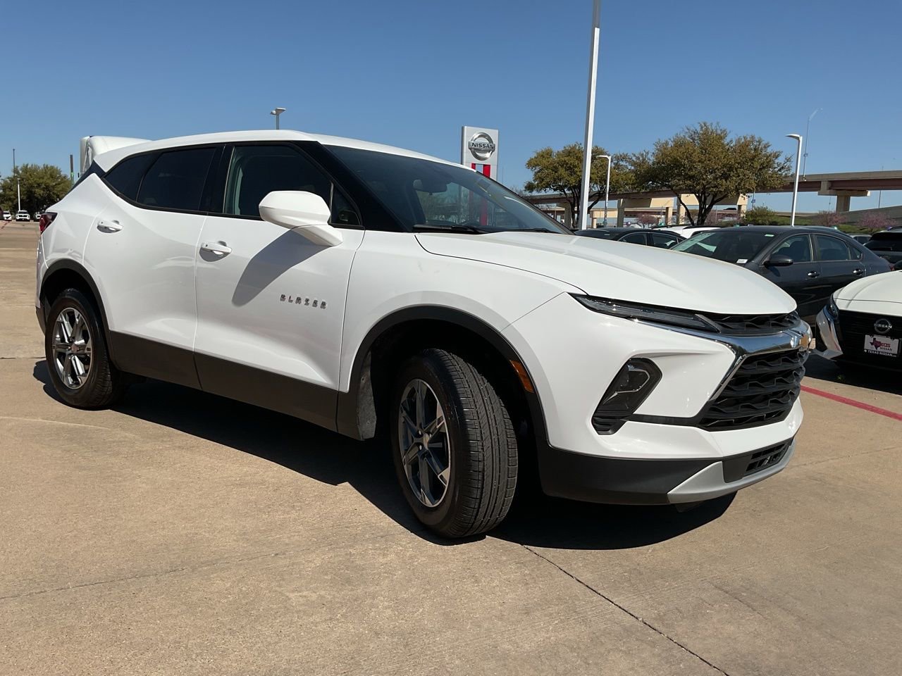 Used 2025 Chevrolet Blazer LT image 4