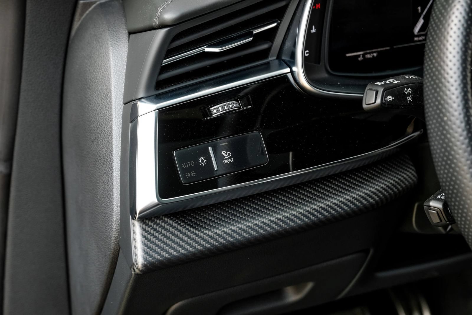 Used 2022 Audi RS Q8 AWD/4WD image 35