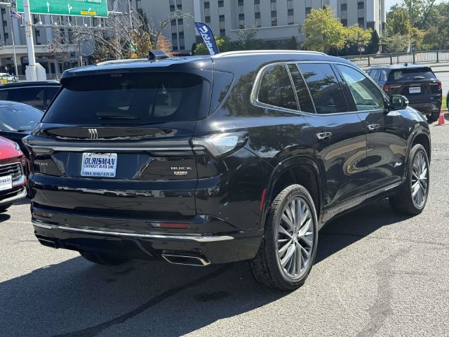 Used 2025 Buick Enclave Avenir w/ Super Cruise Package FWD image 3