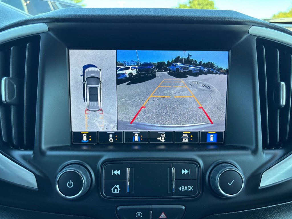 Used 2023 GMC Terrain SLT w/ Infotainment Package II AWD/4WD image 30