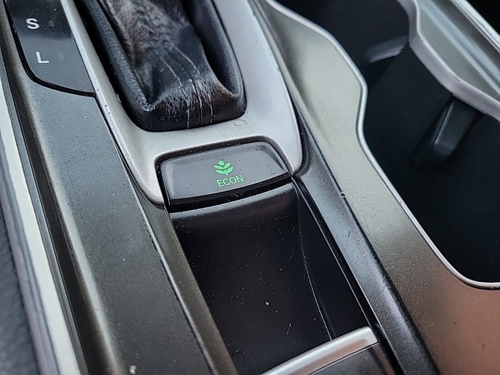 Used 2018 Honda Accord LX image 13