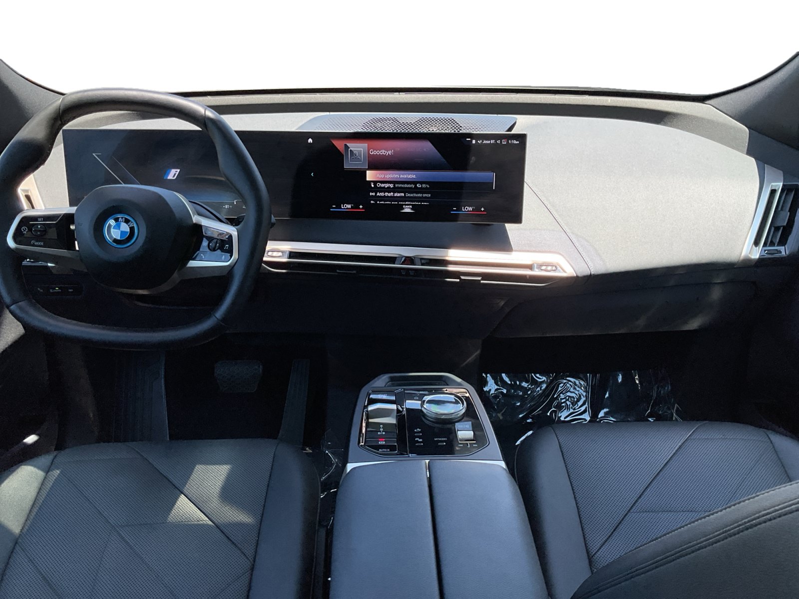 Used 2023 BMW iX xDrive50 w/ Sport Package AWD/4WD image 10