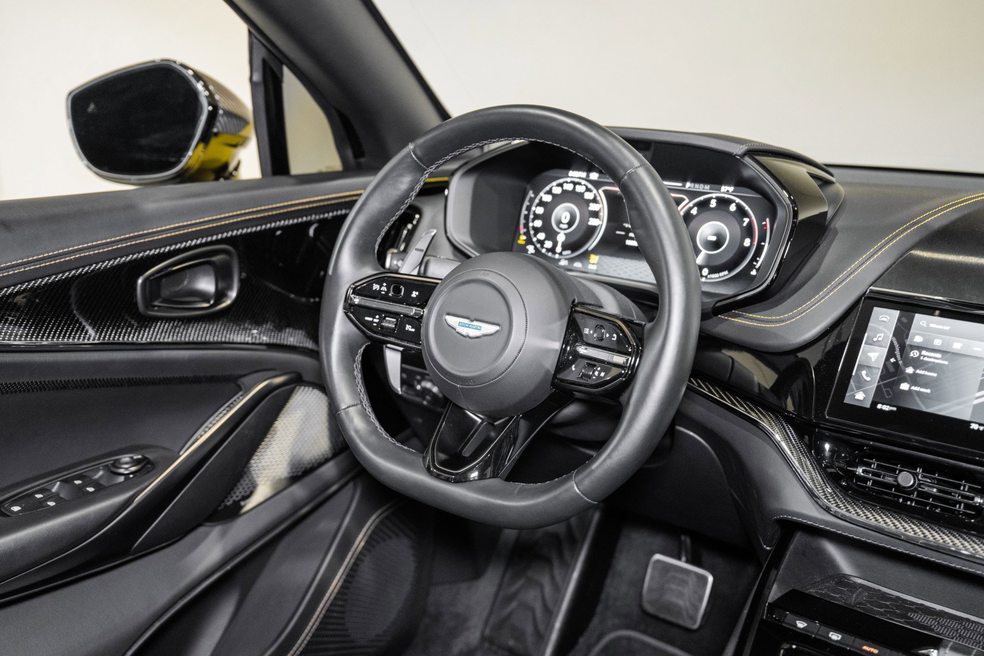 Used 2025 Aston Martin DBX 707 image 25
