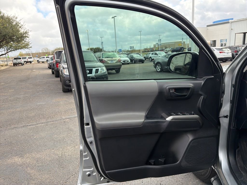 Used 2022 Toyota Tacoma SR5 image 9