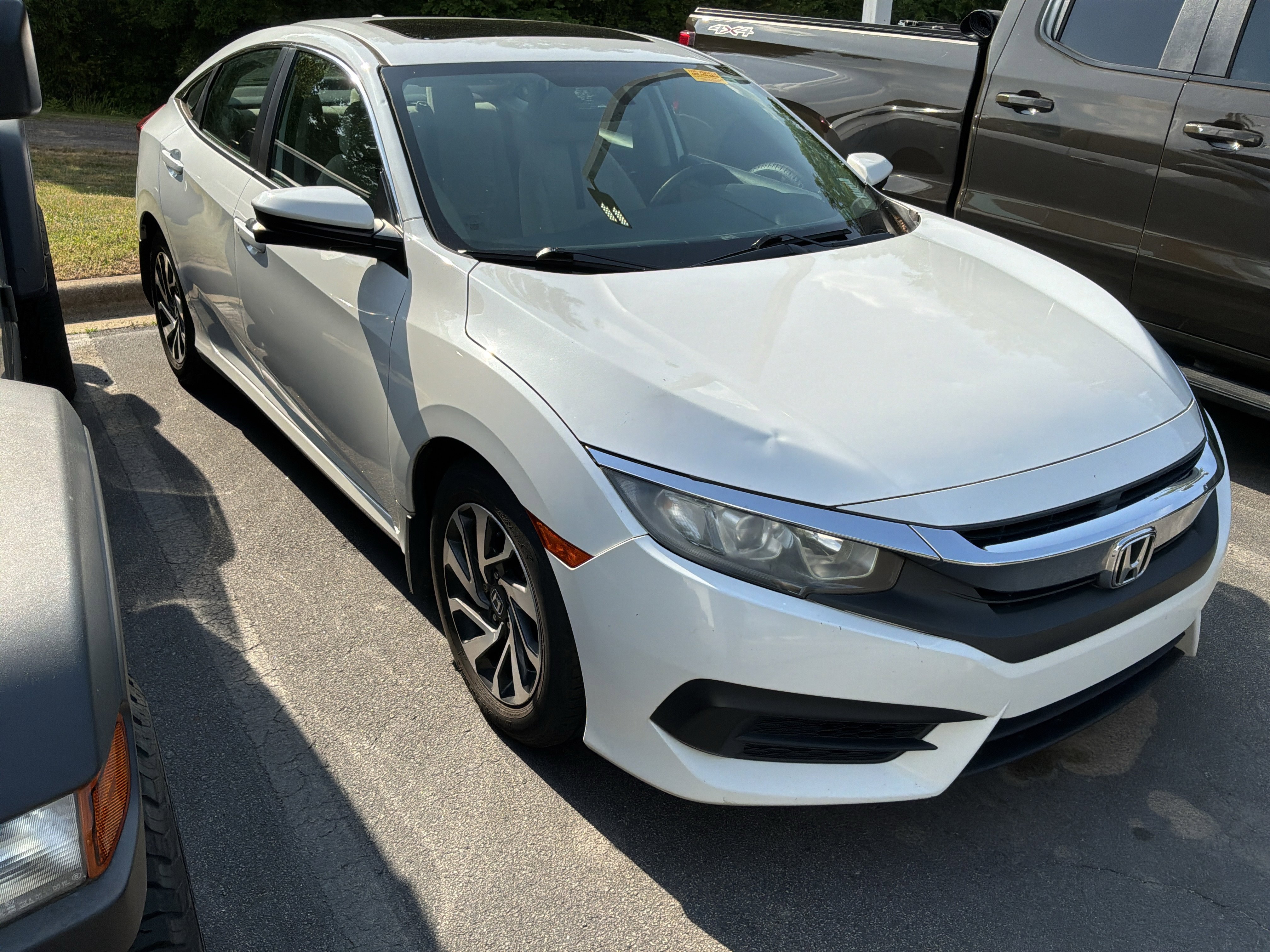 Used 2018 Honda Civic EX image 2