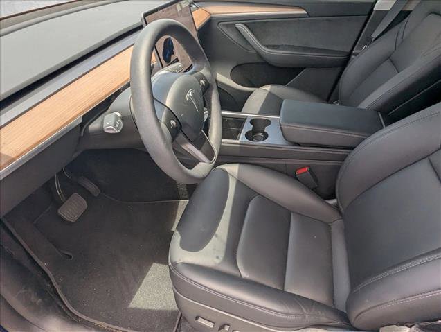 Used 2025 Tesla Model Y Long Range AWD/4WD image 13