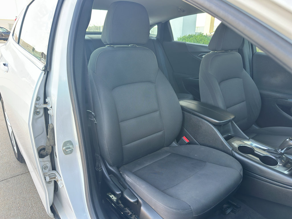 Used 2018 Chevrolet Malibu LT FWD image 26