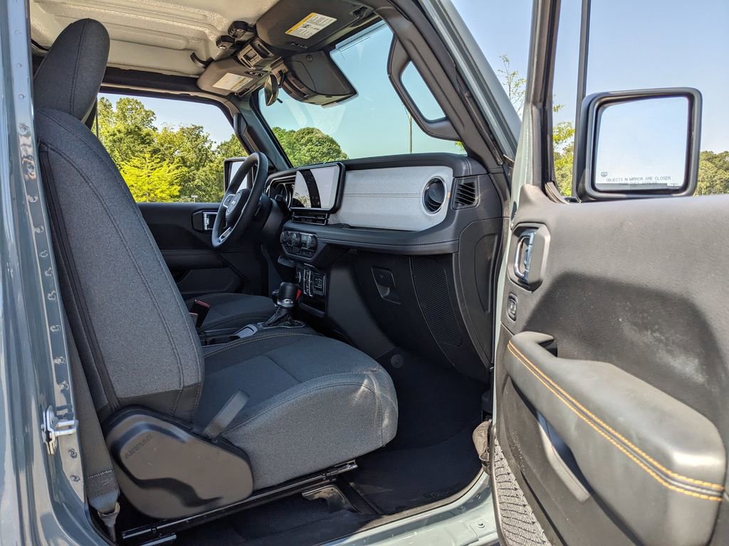 Certified 2025 Jeep Wrangler Unlimited Sahara AWD/4WD image 37