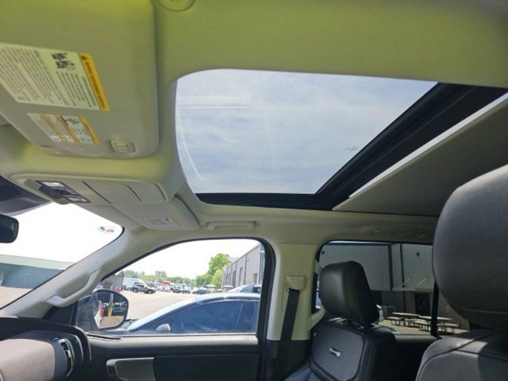 Used 2025 Ford Expedition Platinum AWD/4WD image 16