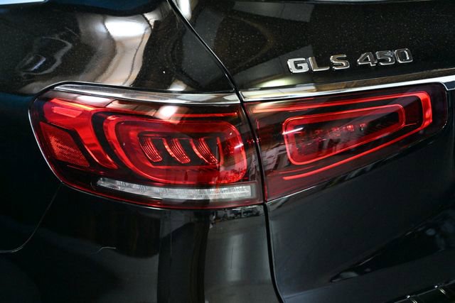Used 2021 Mercedes-Benz GLS 450 4MATIC image 17
