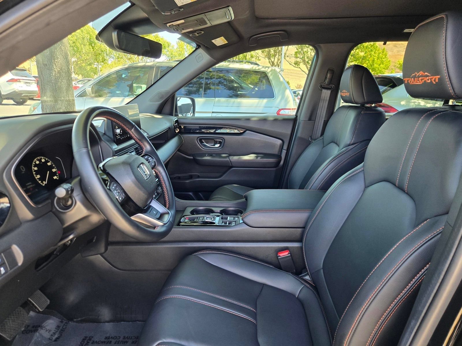 Used 2025 Honda Pilot TrailSport image 28