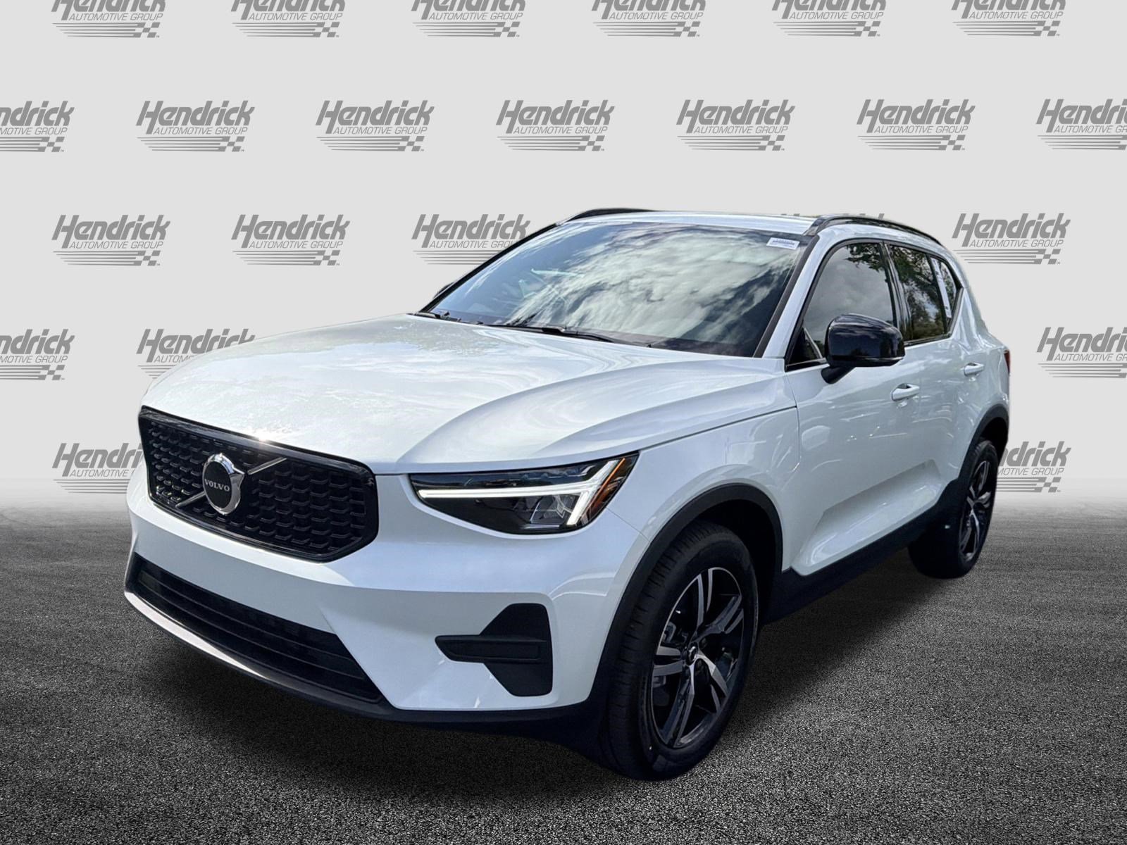 New 2026 Volvo XC40 B4 Core w/ Climate Package image 5