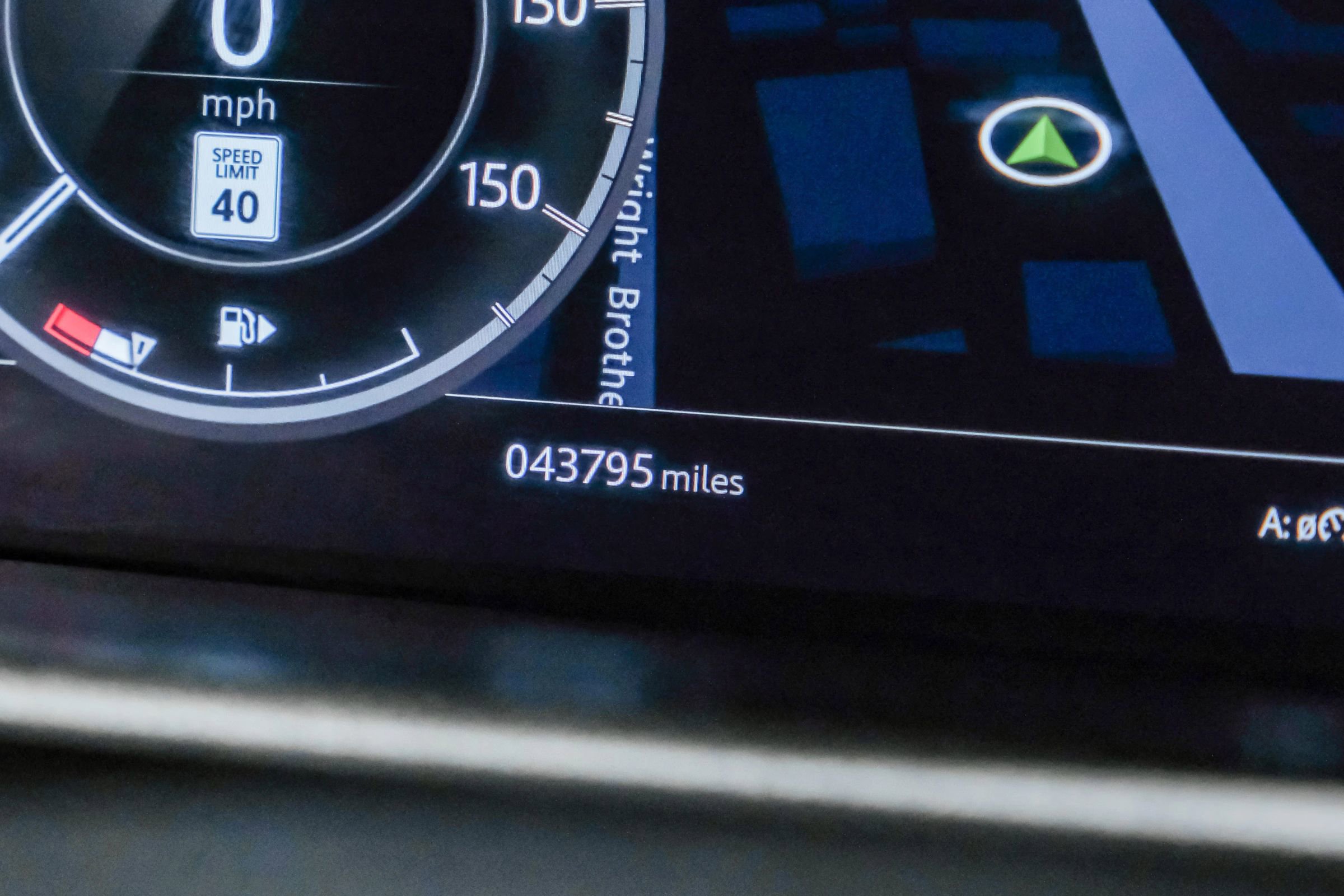 Used 2019 Land Rover Discovery HSE Luxury image 19