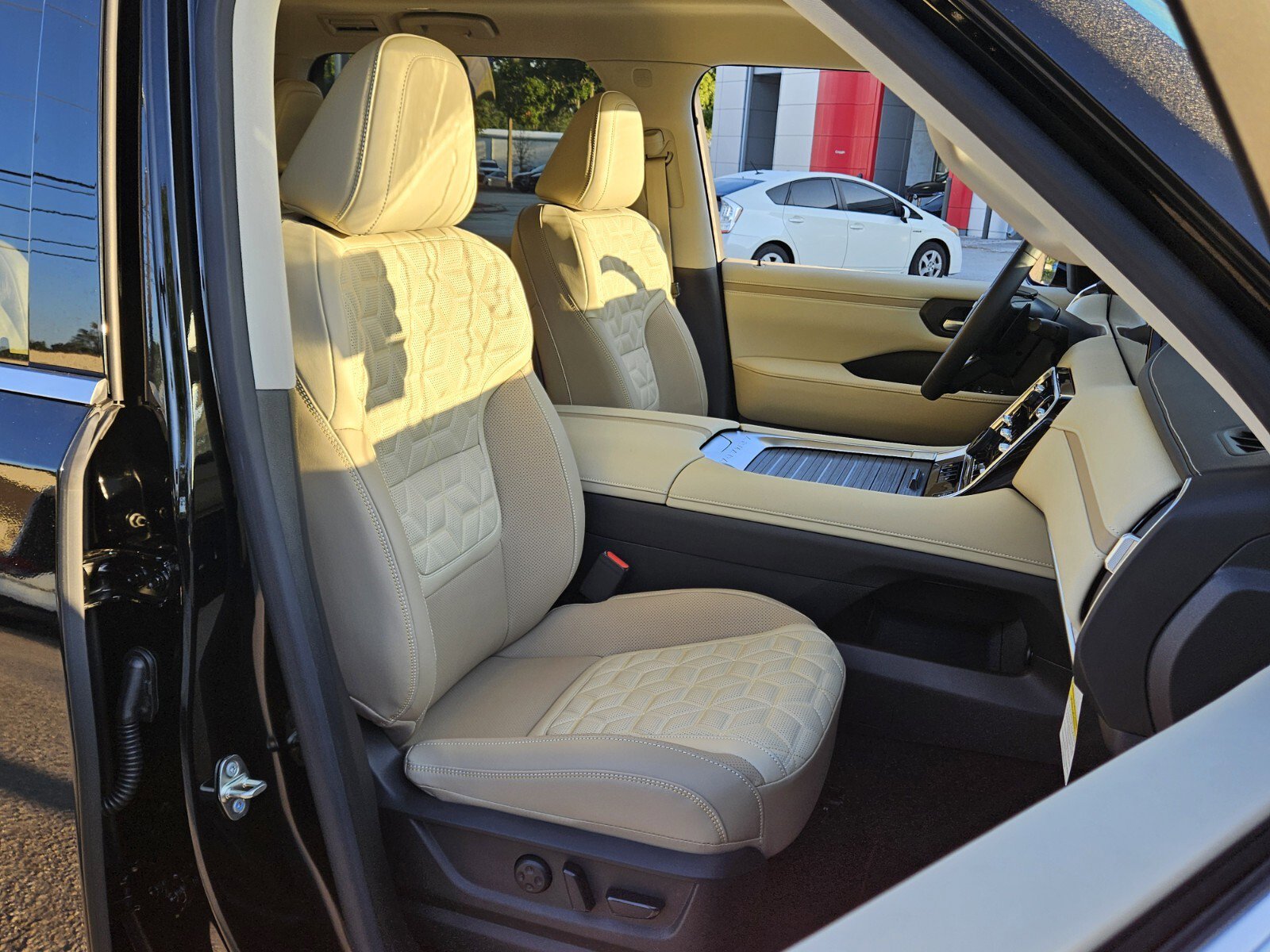 New 2026 Nissan Armada Platinum image 17