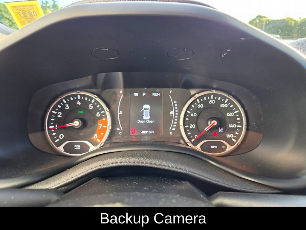 Used 2023 Jeep Renegade Latitude AWD/4WD image 14