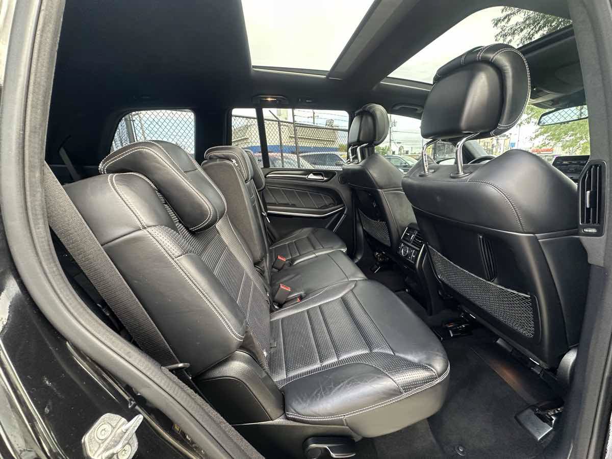 Used 2019 Mercedes-Benz GLS 63 AMG 4MATIC w/ AMG Night Styling Package image 39