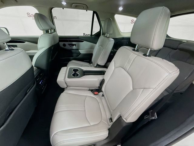 Used 2025 Honda Pilot Touring image 25