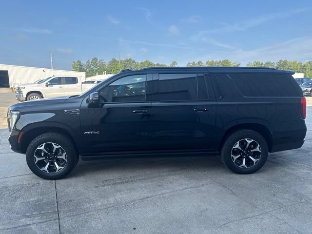 Used 2025 GMC Yukon XL AT4 w/ AT4 Premium Package AWD/4WD image 2