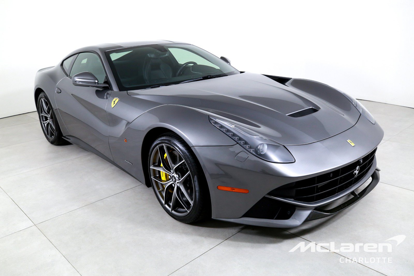 Used 2016 Ferrari F12 Berlinetta RWD image 3
