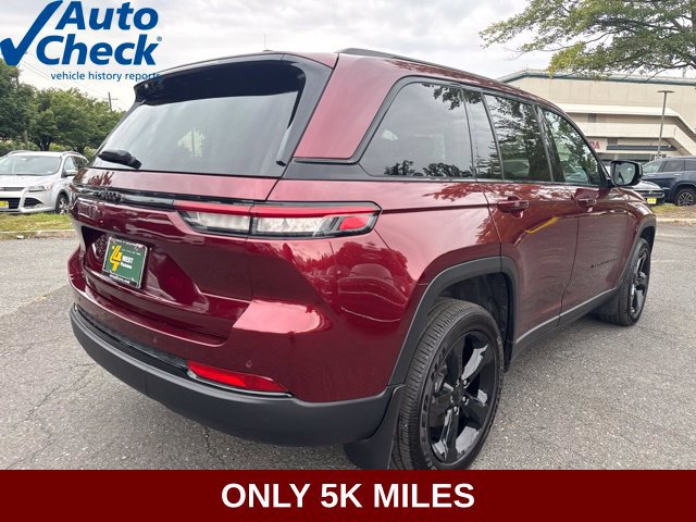 Used 2025 Jeep Grand Cherokee Altitude AWD/4WD image 18