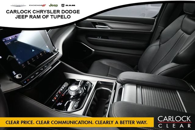 Used 2025 Jeep Wagoneer Series III w/ Premium Group I AWD/4WD image 24