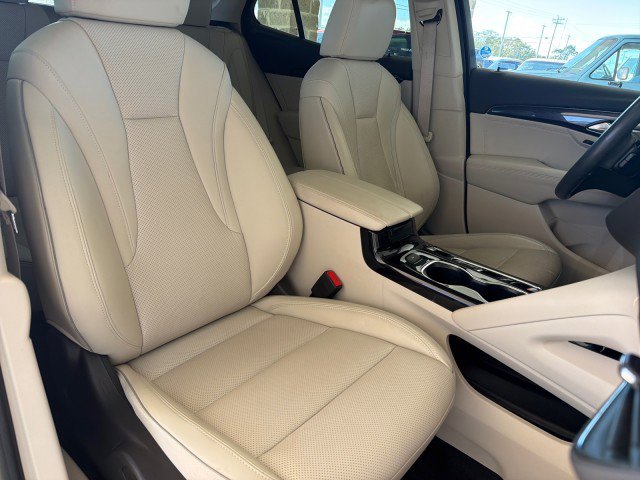 Used 2023 Buick Envision Essence image 26
