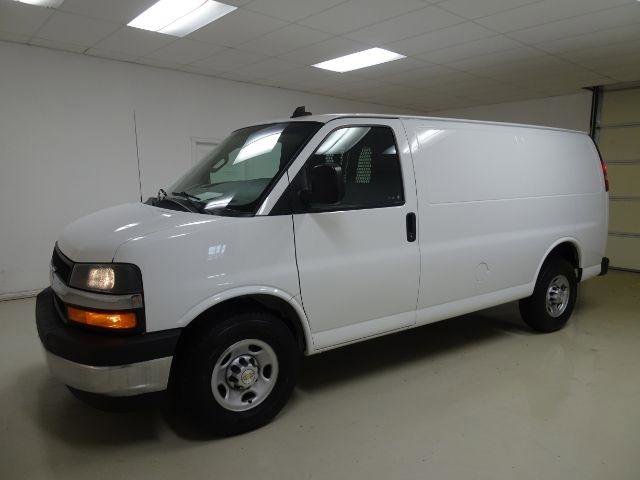Used 2021 Chevrolet Express 2500 w/ Driver Convenience Package image 3