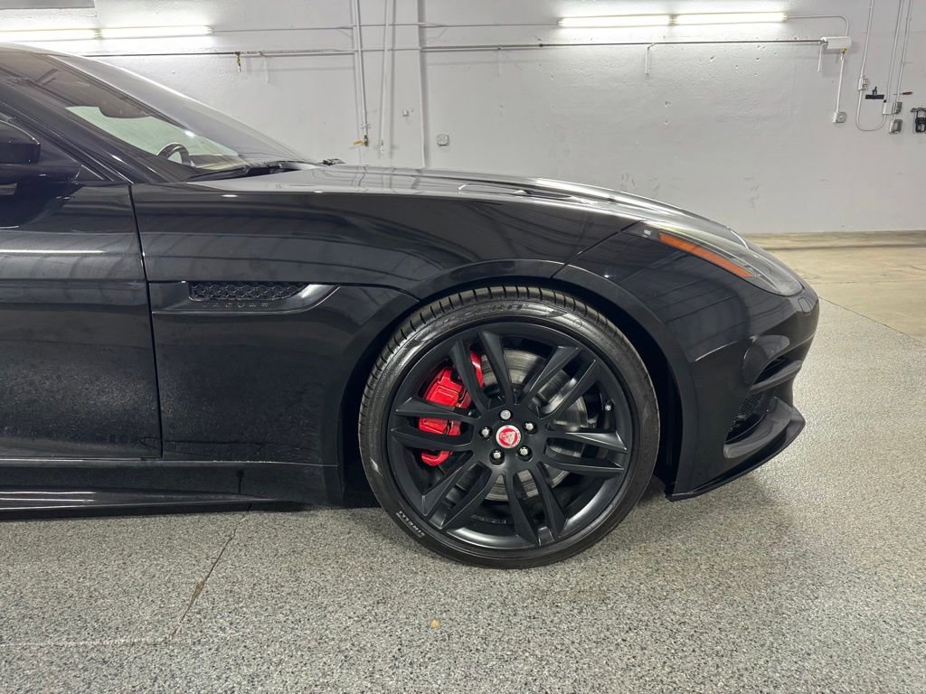 Used 2020 Jaguar F-TYPE R AWD/4WD image 4