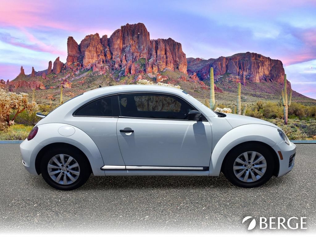 Used 2018 Volkswagen Beetle 2.0T S FWD image 8