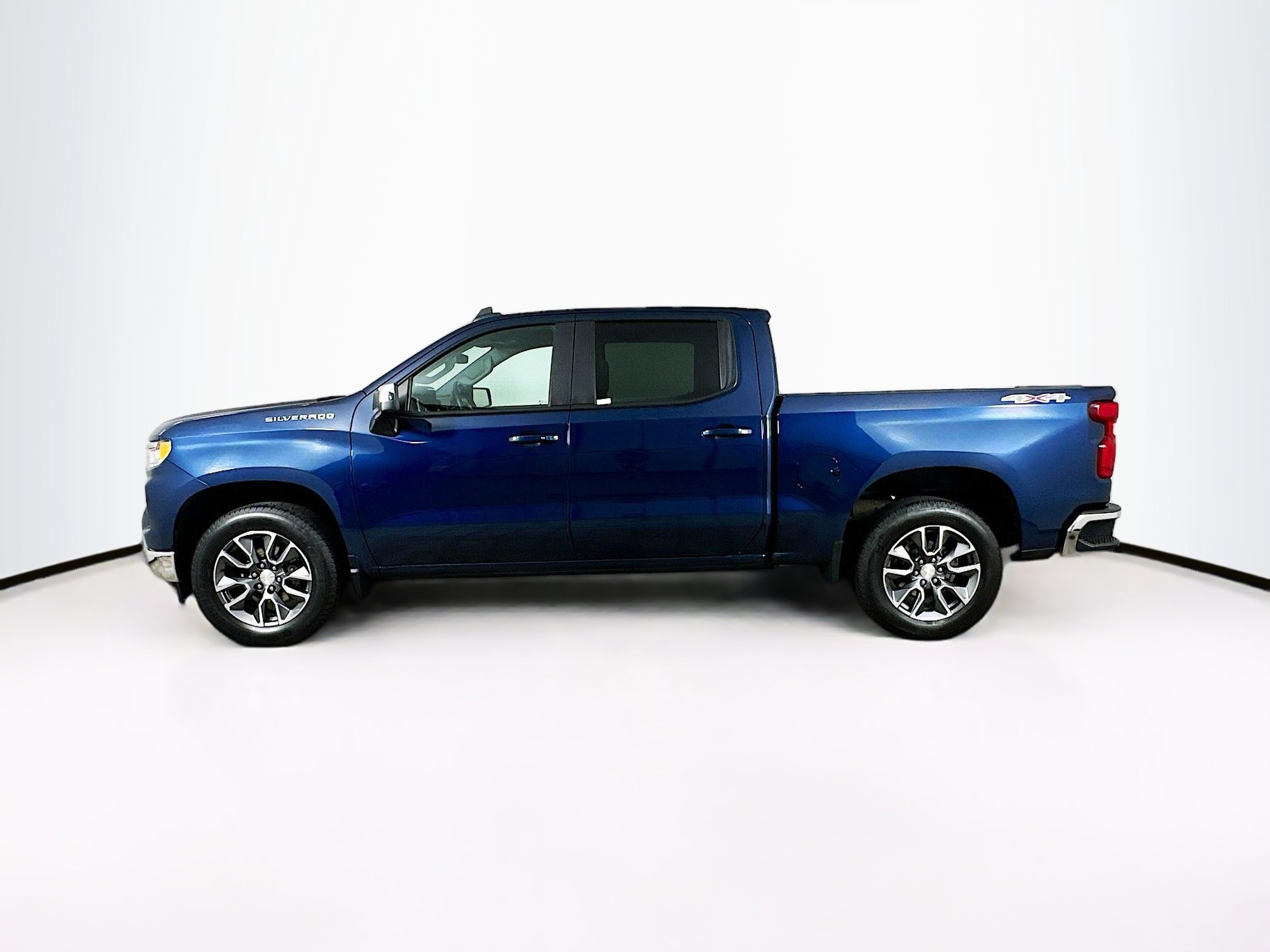 Used 2023 Chevrolet Silverado 1500 LT AWD/4WD image 4