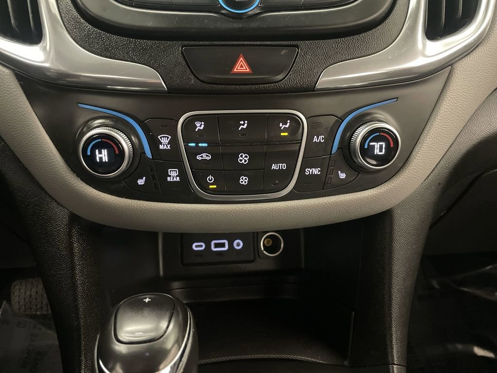 Used 2019 Chevrolet Equinox LT w/ Driver Convenience Package image 11