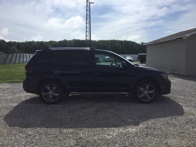 Used 2017 Dodge Journey Crossroad w/ Popular Equipment Group FWD image 2